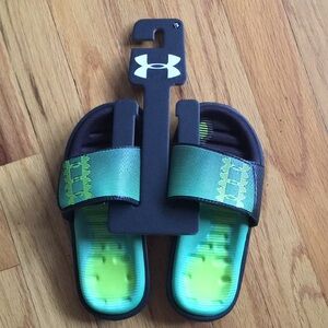 NWT Boys Under Armour Slides